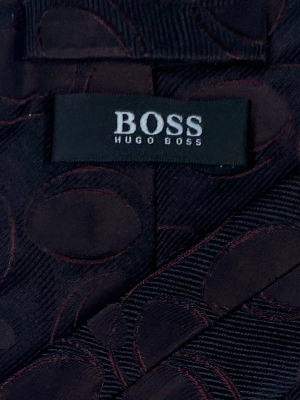 Hugo Boss Tie Black on Burgundy Subtle Geometrc Woven Pattern Silk Italy - Picture 3 of 5